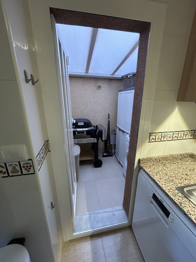 Image No.20-3 Bed Townhouse for sale