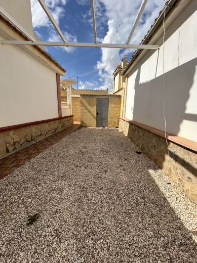 Image No.12-4 Bed Semi-Detached for sale