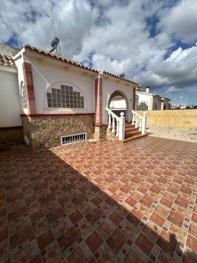 Image No.6-4 Bed Semi-Detached for sale