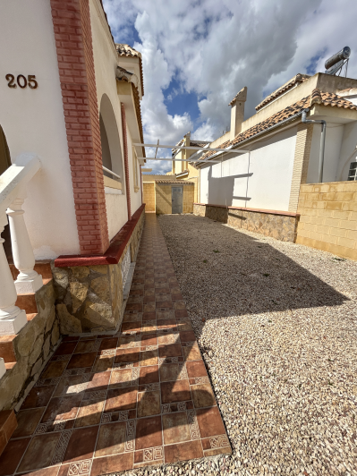 Image No.13-4 Bed Semi-Detached for sale