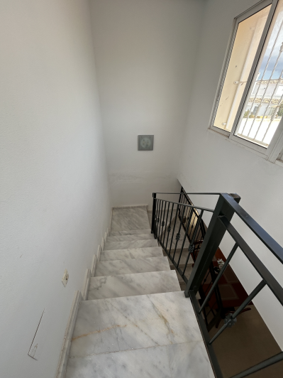 Image No.26-4 Bed Semi-Detached for sale