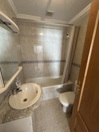 Image No.27-4 Bed Semi-Detached for sale