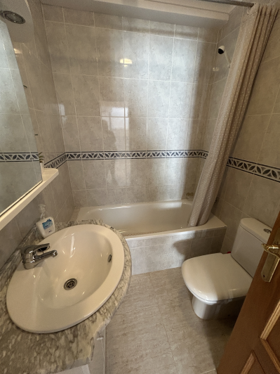 Image No.28-4 Bed Semi-Detached for sale