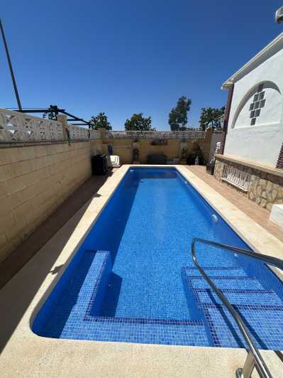 Image No.11-4 Bed Villa / Detached for sale