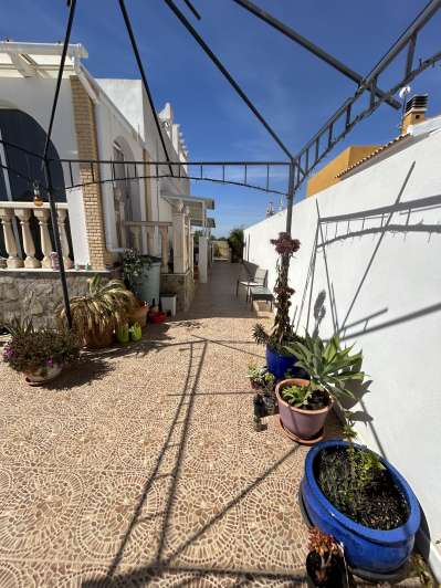 Image No.10-3 Bed Villa / Detached for sale