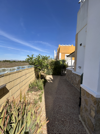 Image No.13-3 Bed Villa / Detached for sale