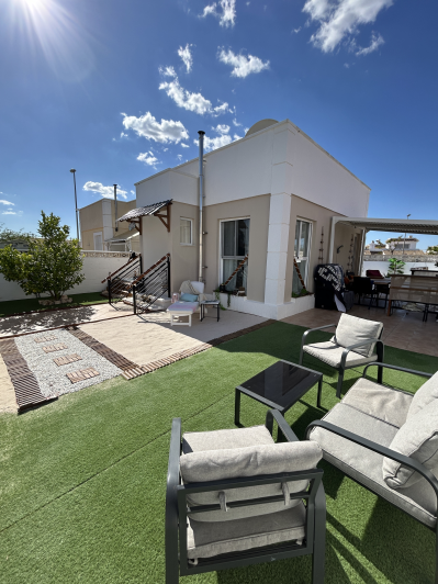 Image No.17-2 Bed Semi-Detached for sale