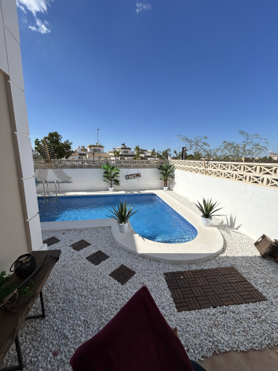 Image No.21-2 Bed Semi-Detached for sale