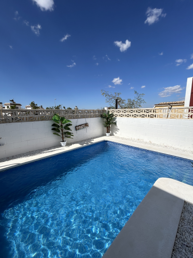 Image No.28-2 Bed Semi-Detached for sale