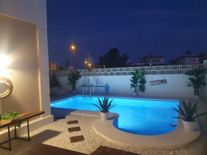 Image No.31-2 Bed Semi-Detached for sale