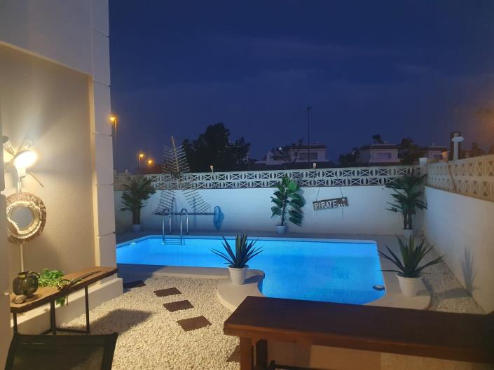 Image No.32-2 Bed Semi-Detached for sale