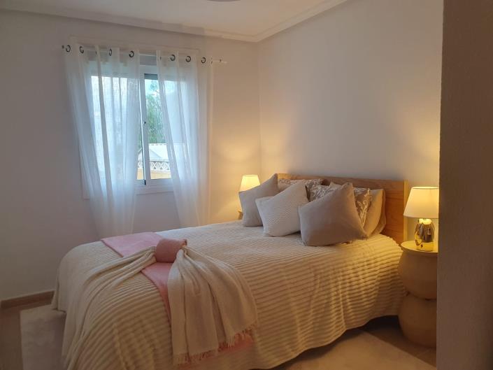Image No.36-2 Bed Semi-Detached for sale