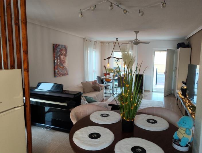 Image No.37-2 Bed Semi-Detached for sale