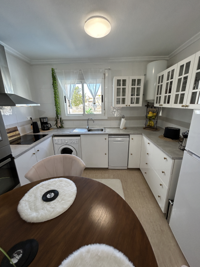 Image No.39-2 Bed Semi-Detached for sale