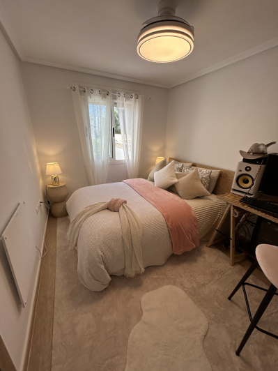 Image No.40-2 Bed Semi-Detached for sale