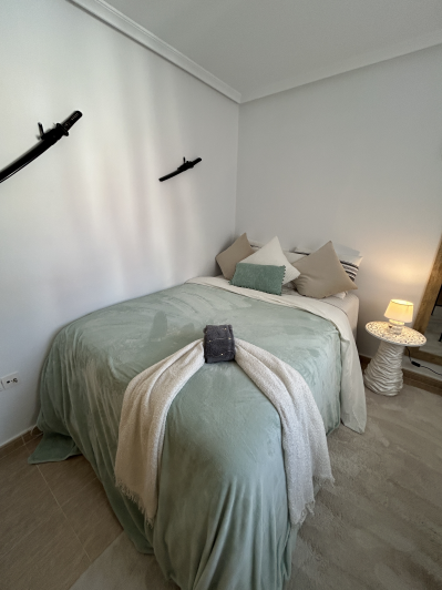 Image No.45-2 Bed Semi-Detached for sale