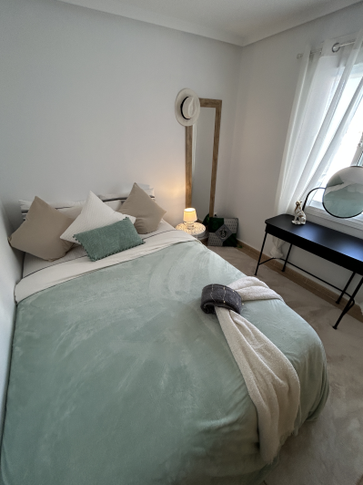Image No.46-2 Bed Semi-Detached for sale
