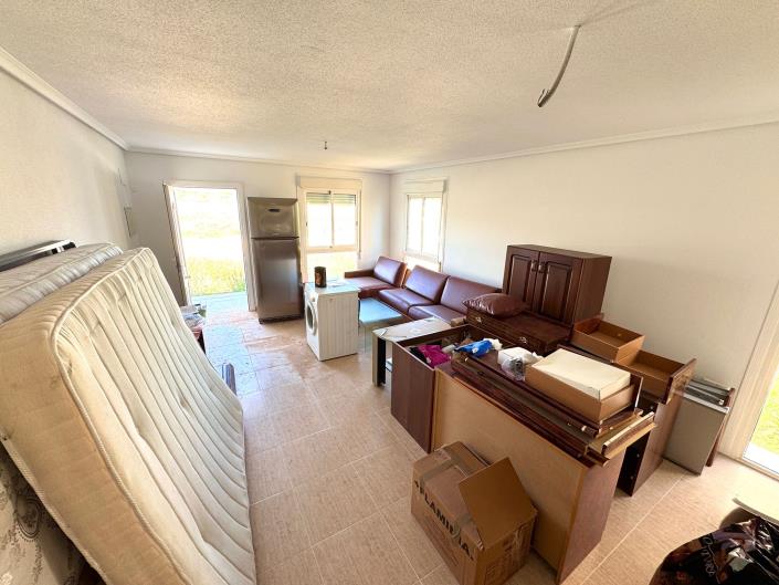 Image No.12-1 Bed Semi-Detached for sale