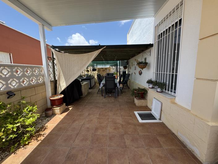 Image No.18-2 Bed Semi-Detached for sale