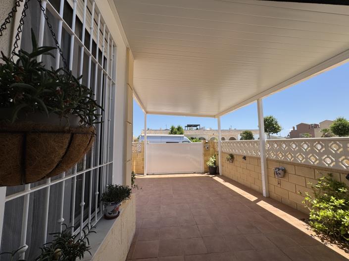 Image No.12-2 Bed Semi-Detached for sale