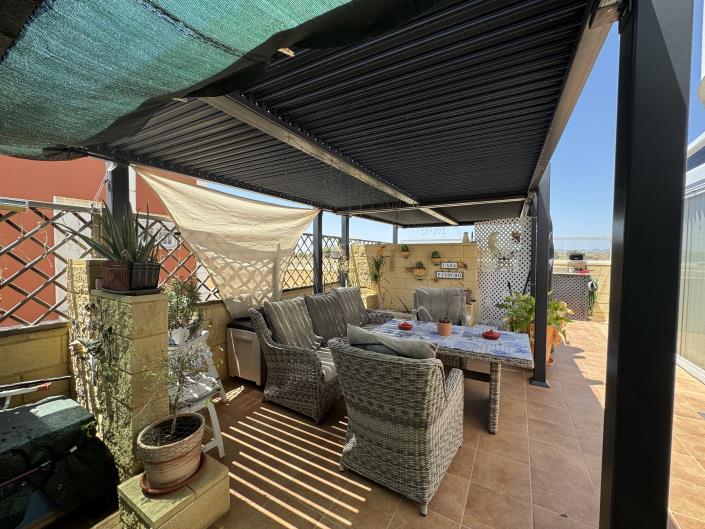 Image No.15-2 Bed Semi-Detached for sale