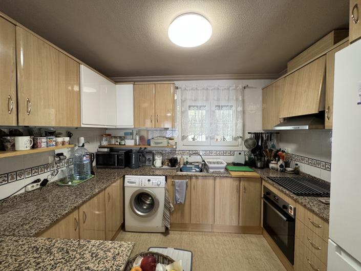 Image No.27-2 Bed Semi-Detached for sale
