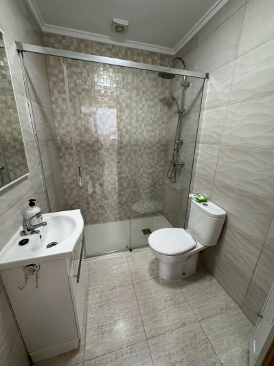Image No.28-4 Bed Villa / Detached for sale