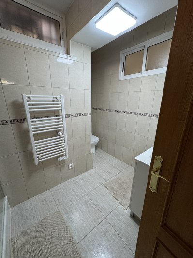 Image No.39-4 Bed Villa / Detached for sale