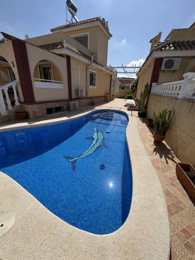 Image No.9-4 Bed Villa / Detached for sale
