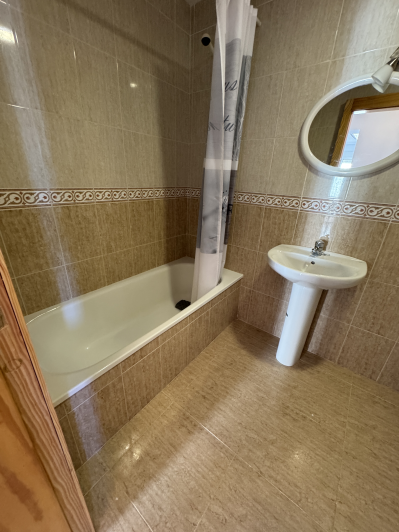 Image No.18-2 Bed Semi-Detached for sale