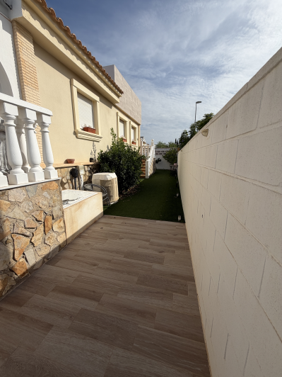 Image No.8-2 Bed Semi-Detached for sale