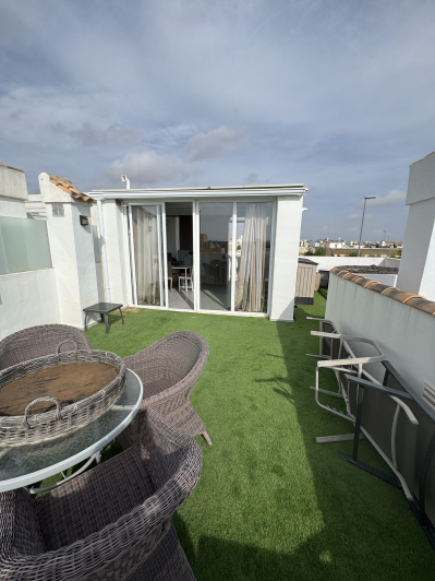 Image No.49-2 Bed Semi-Detached for sale
