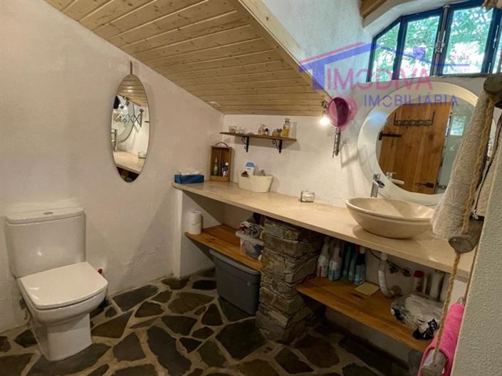 Image No.19-5 Bed Farmhouse for sale