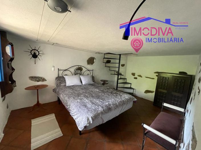 Image No.18-5 Bed Farmhouse for sale