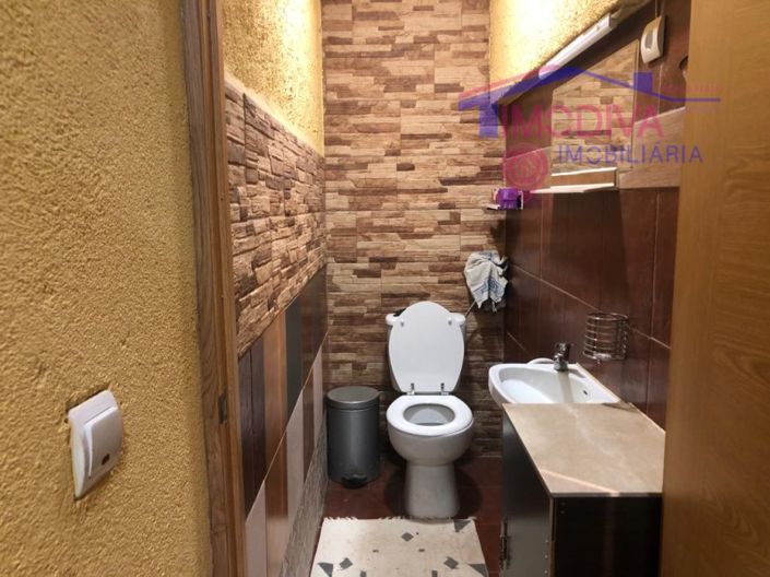 Image No.12-6 Bed House for sale