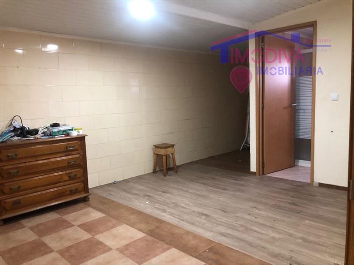 Image No.9-6 Bed House for sale