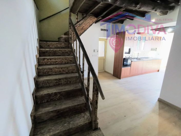 Image No.19-4 Bed House for sale
