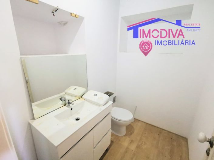 Image No.24-4 Bed House for sale