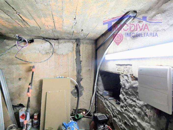 Image No.37-4 Bed House for sale