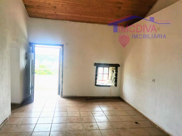 Image No.15-2 Bed Farmhouse for sale