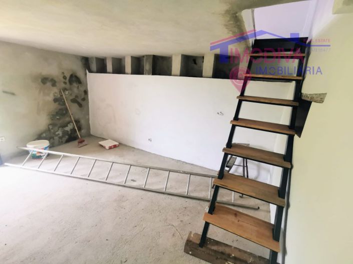 Image No.20-2 Bed Farmhouse for sale