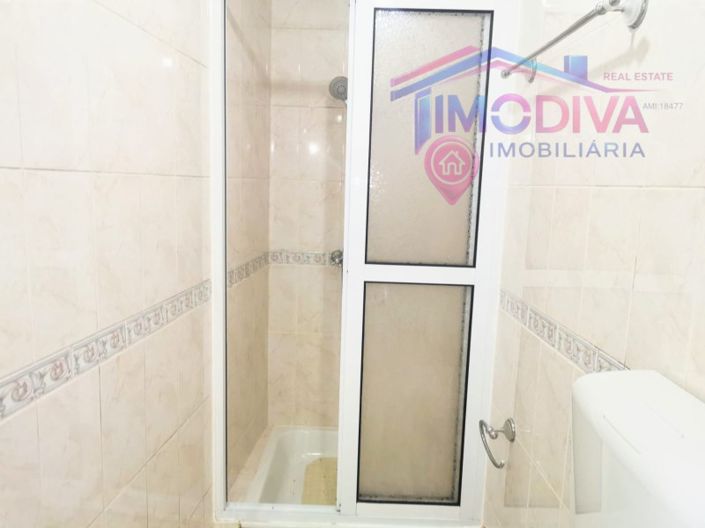 Image No.12-2 Bed House for sale