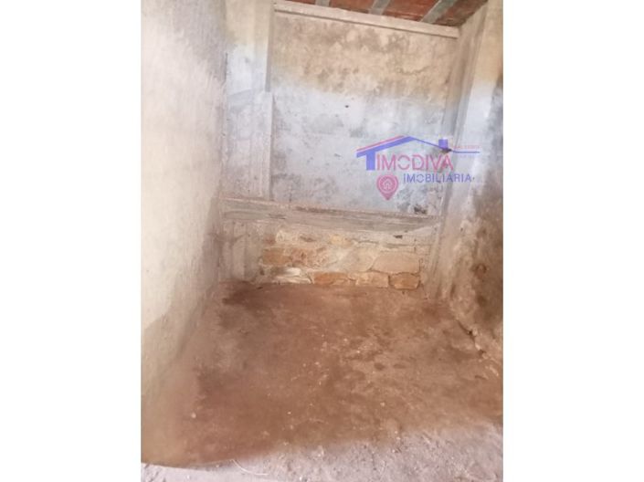 Image No.14-3 Bed Farmhouse for sale