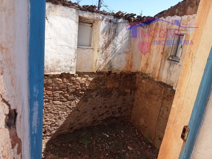 Image No.24-3 Bed Farmhouse for sale