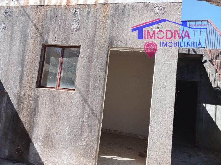 Image No.8-3 Bed Farmhouse for sale