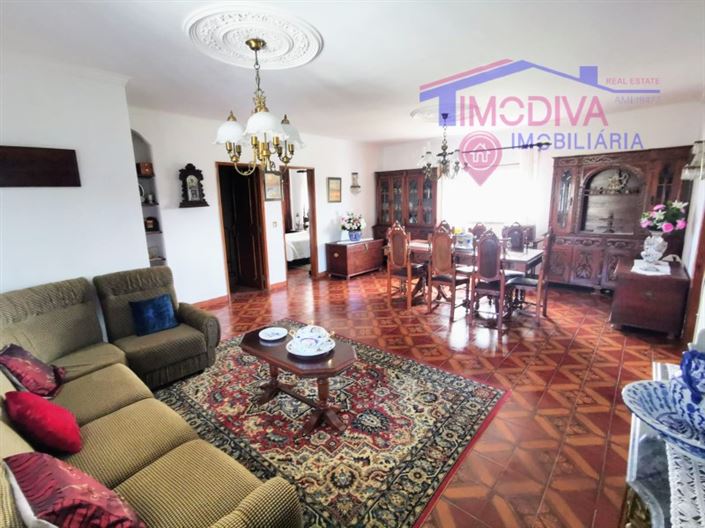 Image No.1-3 Bed House for sale