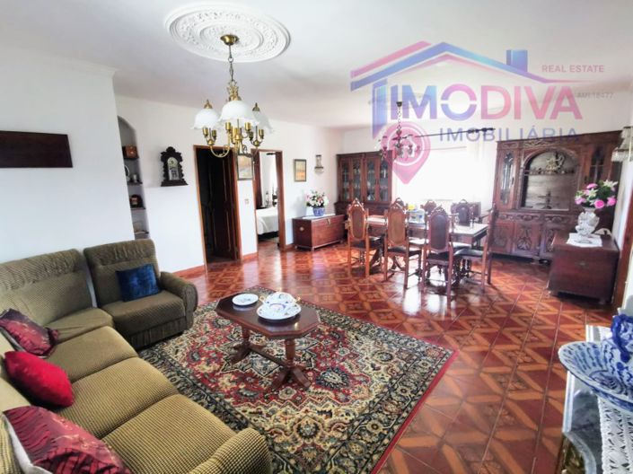 Image No.9-3 Bed House for sale