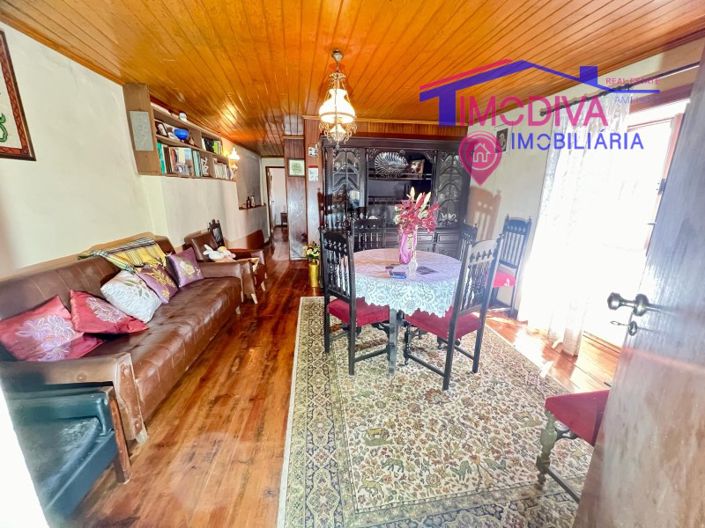 Image No.1-4 Bed House for sale