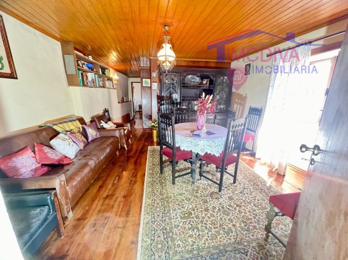 Image No.1-4 Bed House for sale