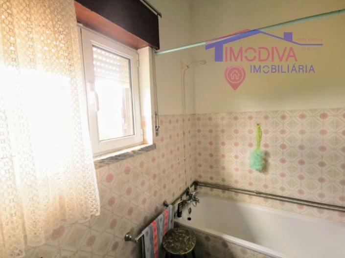 Image No.17-4 Bed House for sale